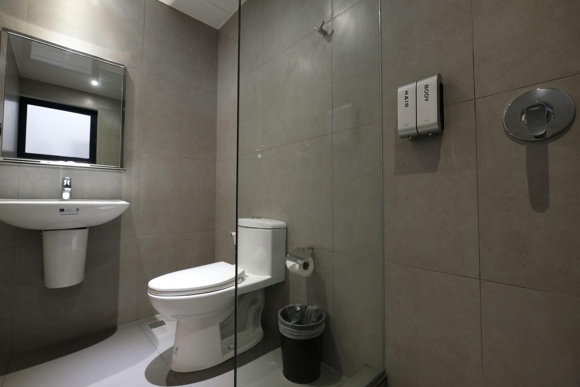 U Hotels Makati Makati City Eksteriør bilde